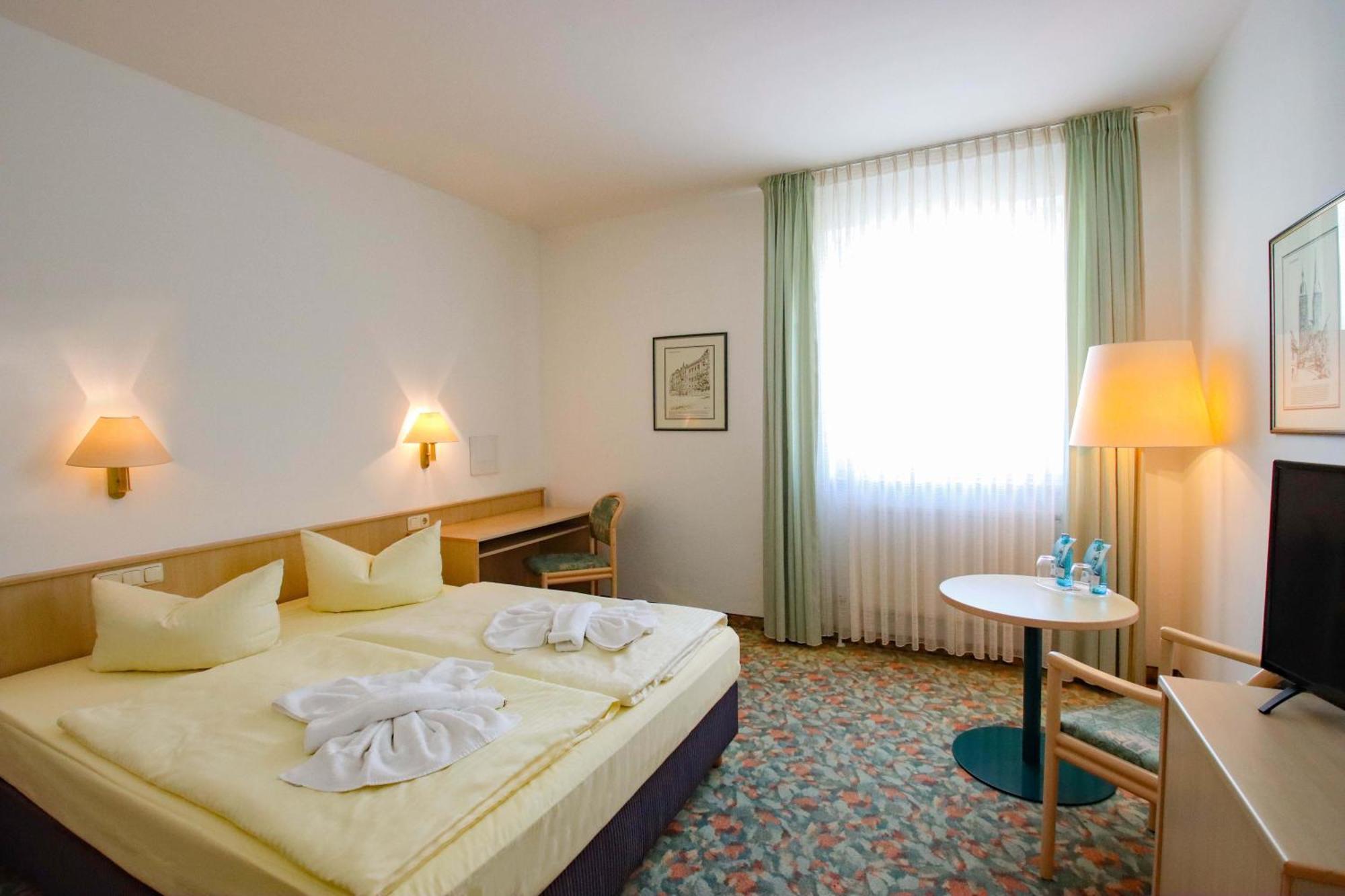 אלטנבורג Hotel Astor מראה חיצוני תמונה