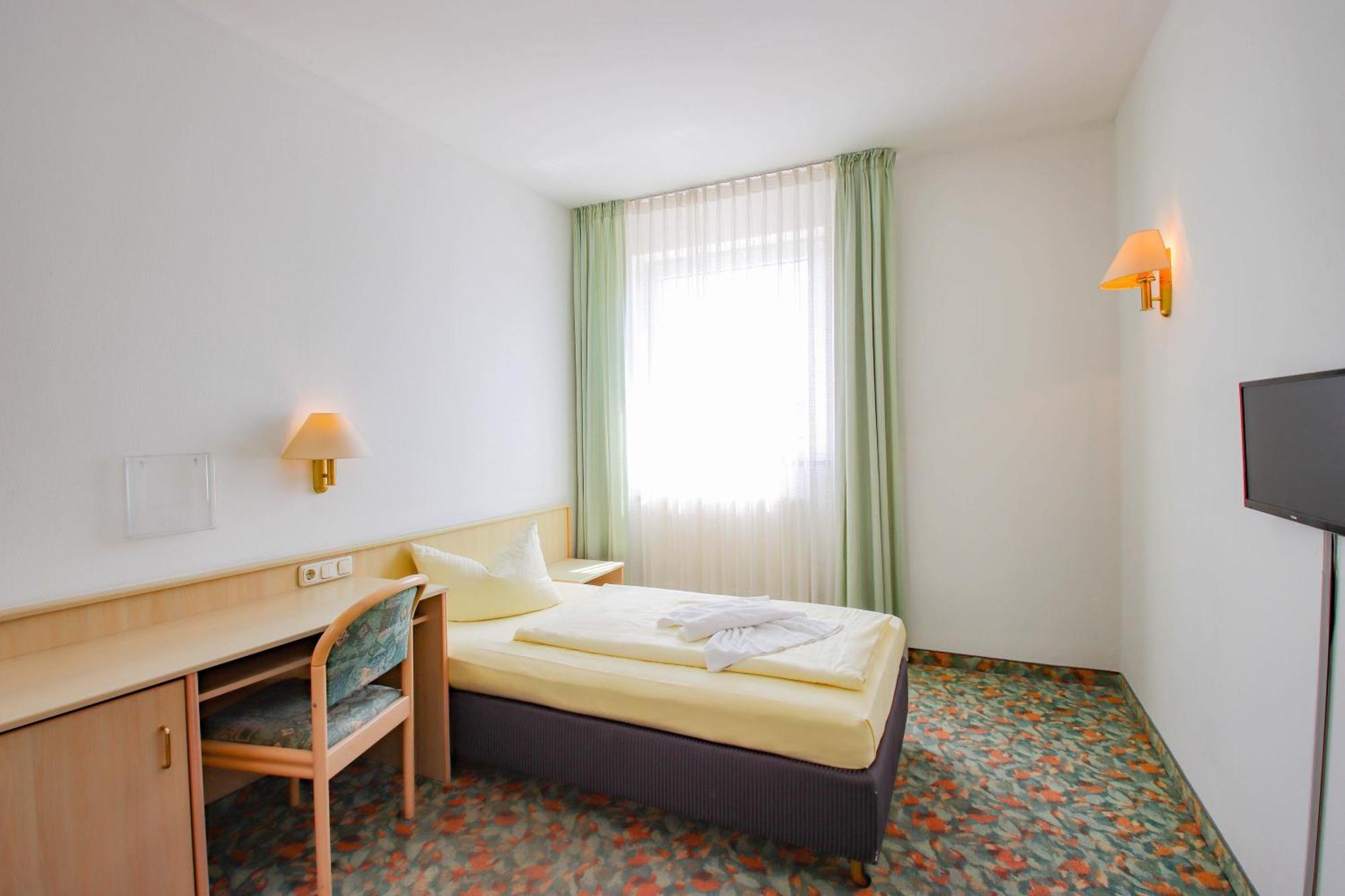 אלטנבורג Hotel Astor מראה חיצוני תמונה